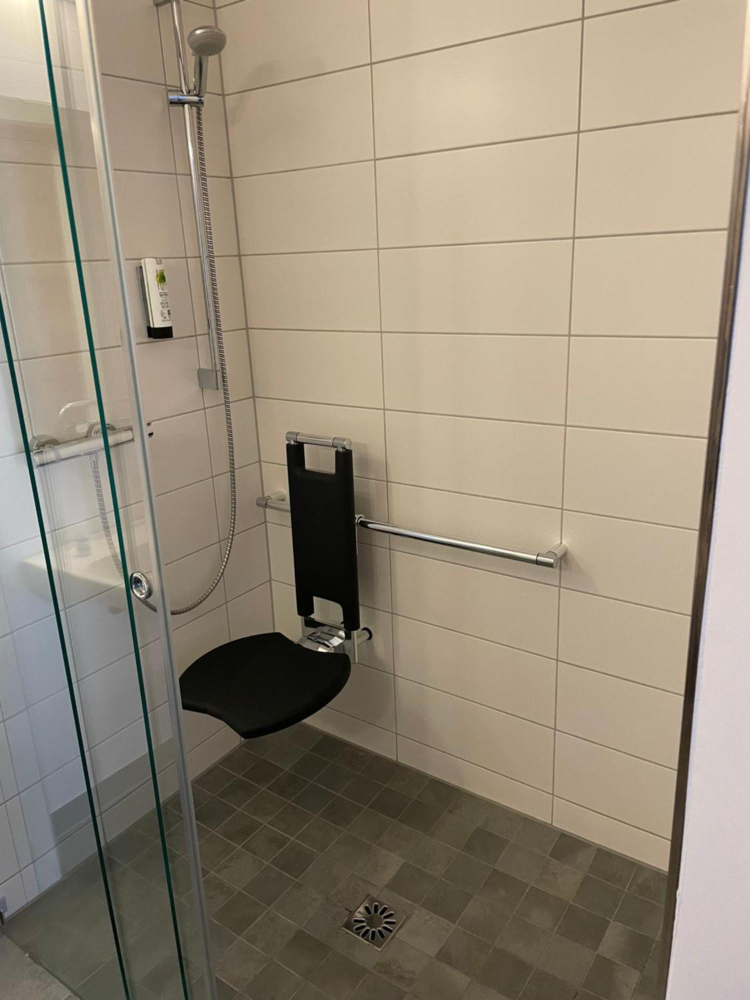 Hotel Zum Hirsch Wertingen Стая снимка