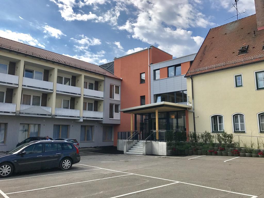 Hotel Zum Hirsch Wertingen Екстериор снимка