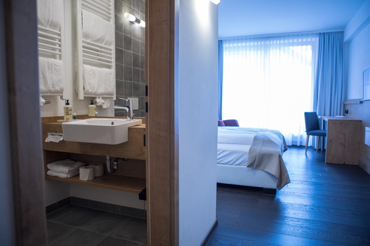 Hotel Zum Hirsch Wertingen Екстериор снимка
