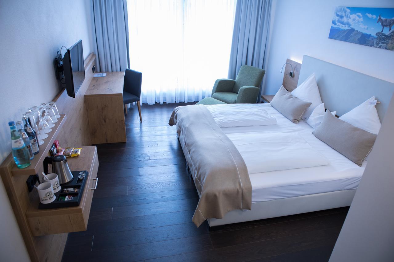 Hotel Zum Hirsch Wertingen Екстериор снимка