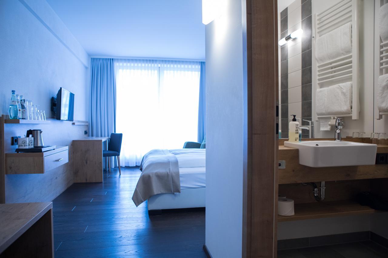 Hotel Zum Hirsch Wertingen Екстериор снимка