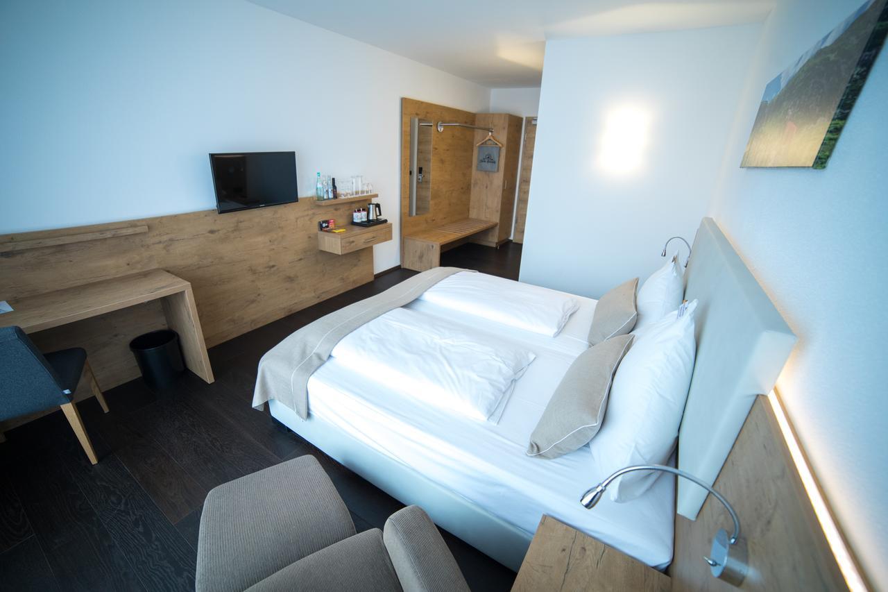 Hotel Zum Hirsch Wertingen Екстериор снимка