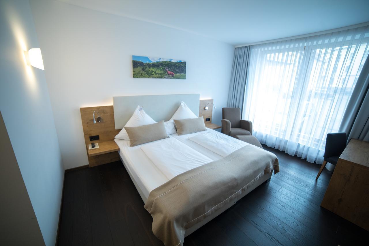 Hotel Zum Hirsch Wertingen Екстериор снимка
