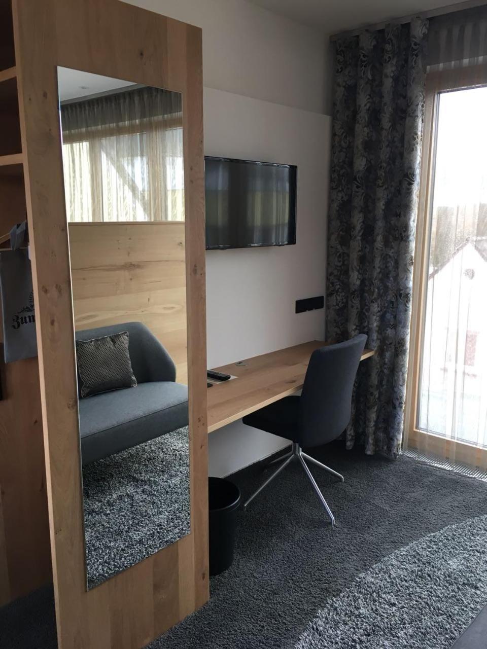 Hotel Zum Hirsch Wertingen Екстериор снимка