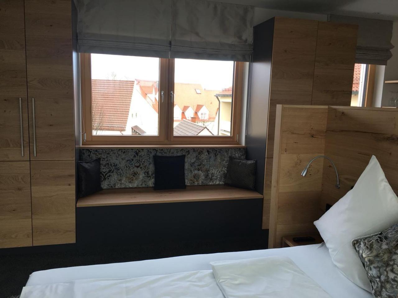 Hotel Zum Hirsch Wertingen Екстериор снимка