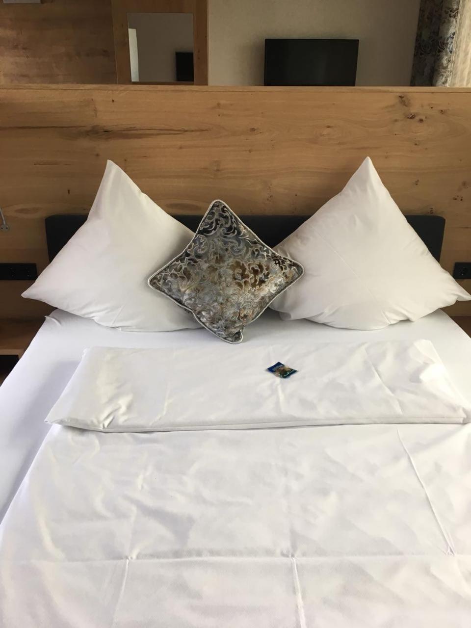 Hotel Zum Hirsch Wertingen Екстериор снимка